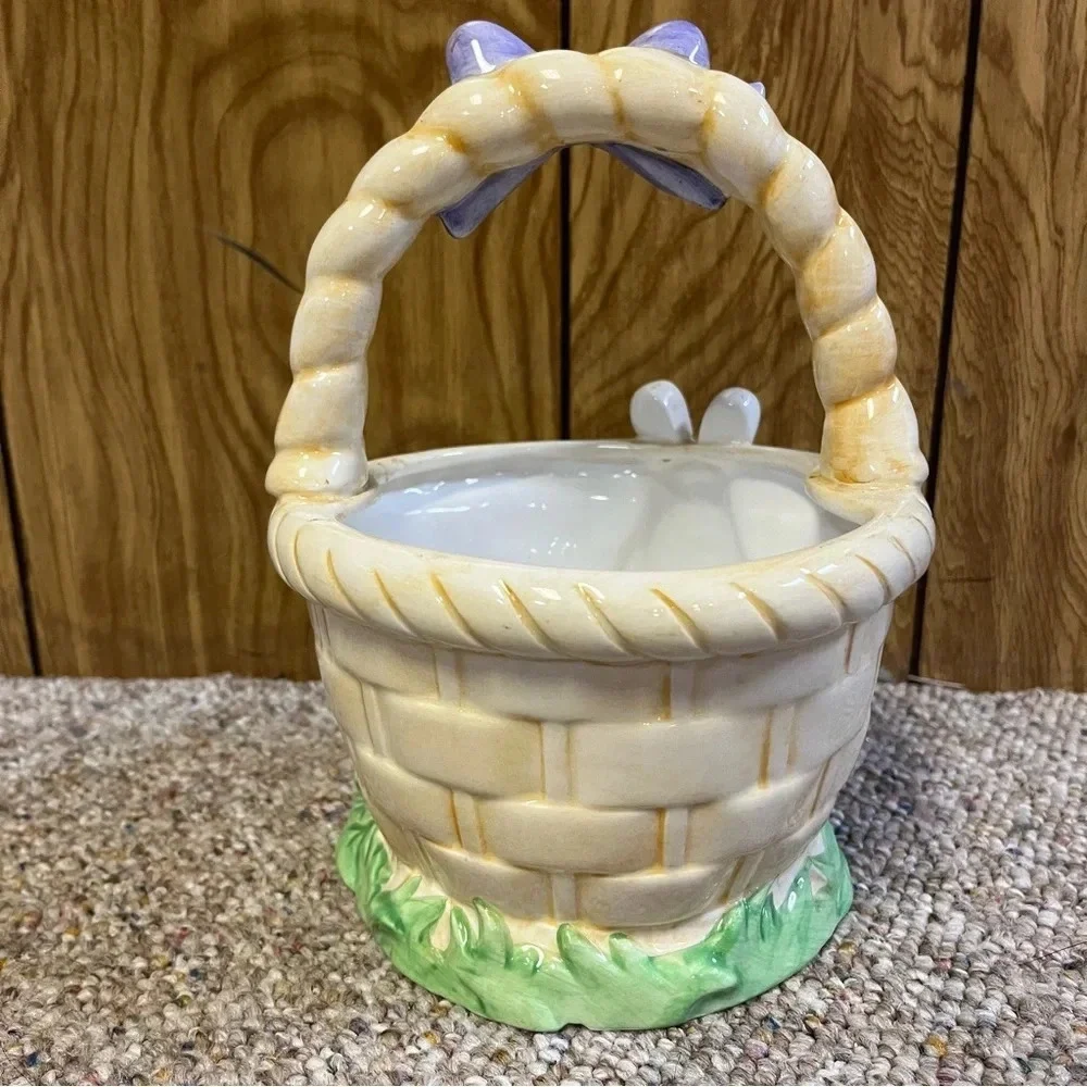 Collectible M&M Ceramic Easter Basket Flower Pot- Vintage- Mars Candy
